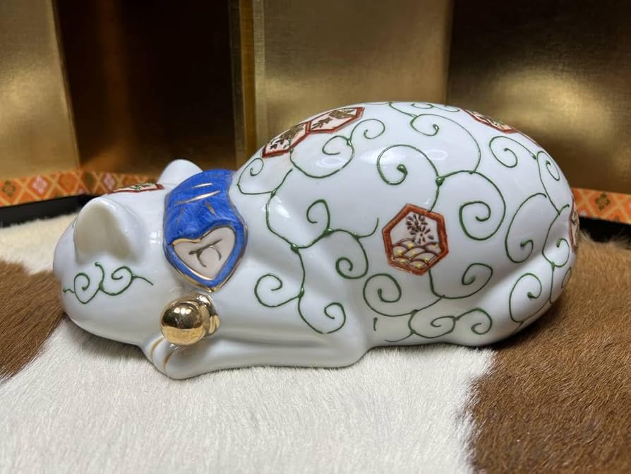 Amazon.co.jp: 豪華♪ゴールド＆青色金彩陶器眠り猫 亀甲模様右